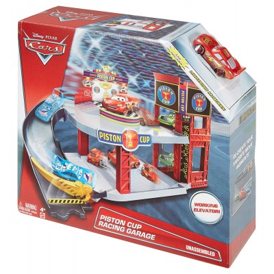 DISNEY PIXAR CARS COFFRET GARAGE PISTON CUP FLASH MCQUEEN INCLUS EN PROMOTION